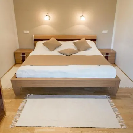 Gartenlodge By Interhome Tatil Evi Nötsch